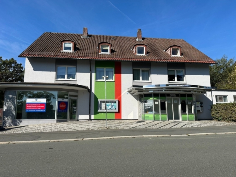 Ehemalige Metzgerei- und Bäckereifiliale (insg. ca. 178 m²) – Toplage in Hof mit Imbisshäuschen – sofort verfügbar – Parken direkt vor dem Laden möglich, 95030 Hof, Ladenlokal