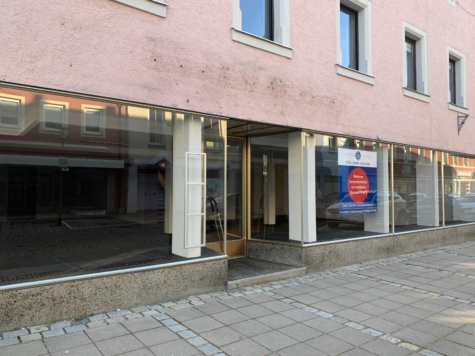 Für Büro, Praxis oder Einzelhandel: Gepflegte, individuell gestaltbare Gewerbefläche in Top-Lage in Selb (bis ca. 270 m²), 95100 Selb, Ladenlokal