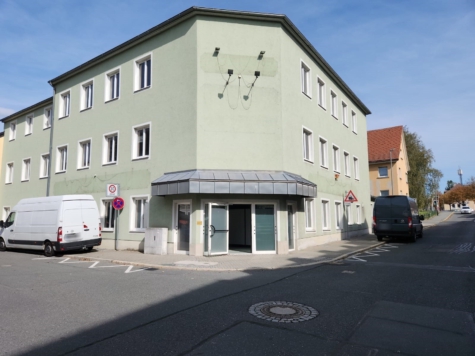 Gewerbeobjekt im Zentrum der Stadt Rehau – Gewerbefläche ca. 717 m² – Grundstück 743 m² – vielseitige Nutzungsmöglichkeit – 1. & 2. OG im Rohbauzustand mit viel Entwicklungspotenzial, 95111 Rehau, Büro/Praxis