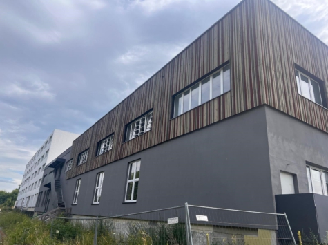 Großzügige Lager- und Produktionsfläche für vielfältige Nutzung (ca. 8.900 m²) in Schwarzenbach/Saale – Lastenaufzug – LKW-Zufahrt auf dem Areal – verkehrsgünstige Lage, 95126 Schwarzenbach, Halle