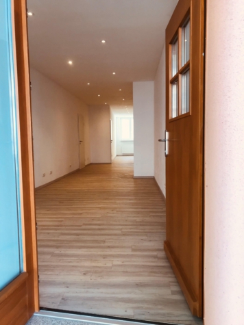 Modern & zeitlos: Kleine Ladeneinheit in der Hofer Ludwigstraße (ca. 41 m²) – gute Werbemöglichkeiten, 95028 Hof, Service