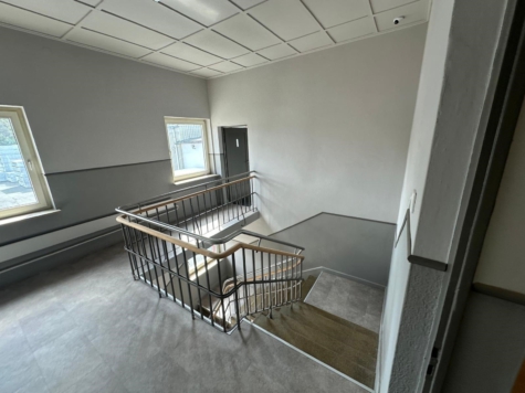 Büroräume / Schulungs-/Gruppenräume in Hof – unweit des Freibades auf Gewerbeareal – renoviert – sofort verfügbar, 95032 Hof, Büro/Praxis