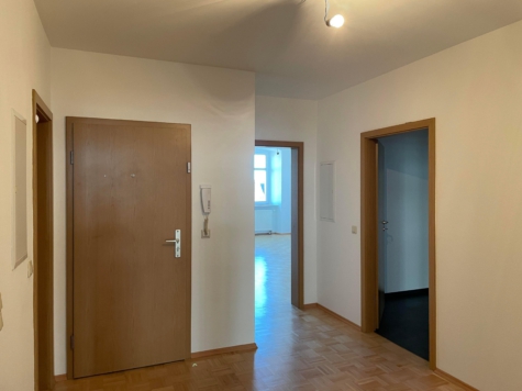 Stilvoll sanierte Wohnung im Herzen der Hofer Altstadt – 2. OG mit Aufzug – ca. 127 m² Wohnfläche – frei ab 01.04.2025, 95028 Hof, Etagenwohnung