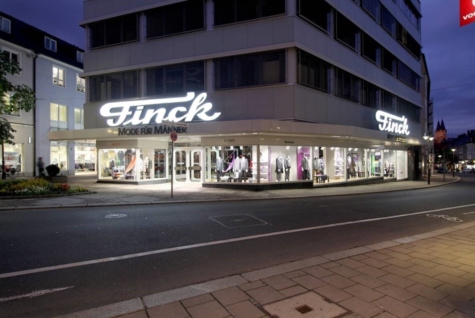 Erstklassige, flexibel gestaltbare Verkaufs-/Einzelhandelsfläche im Zentrum der Stadt Hof (ca. 1.042 m²) – teilbar – barrierefrei – ideale Werbemöglichkeiten, 95028 Hof, Ladenlokal