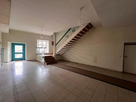 Wohn- und Geschäftshaus in der Innenstadt von Hof/Saale – Denkmalschutz – Sanierungsgebiet – herrlicher Garten Richtung Saale – Wohnfläche ca. 248 m² – Gewerbefläche ca. 243 m², 95028 Hof, Mehrfamilienhaus